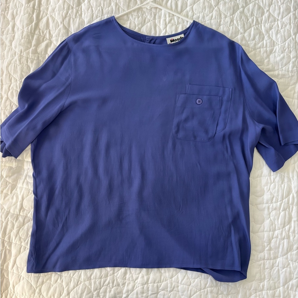 Moods by Krizia Rayon Blouse Women’s L  Blue. Button up back. FANTASTIC shape!